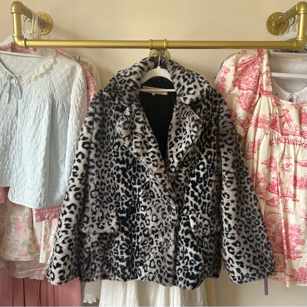 CHEETAH PRINT FUR COAT by FREE PEOPLE ⭐️